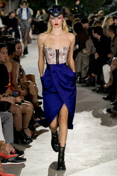 Look 48